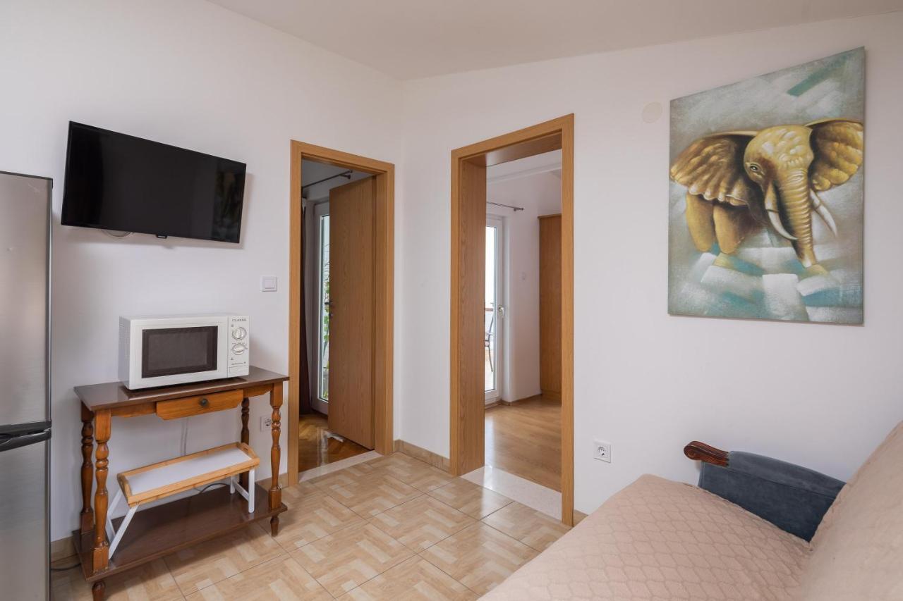 Adriatic Beach Suites Omis Exterior photo