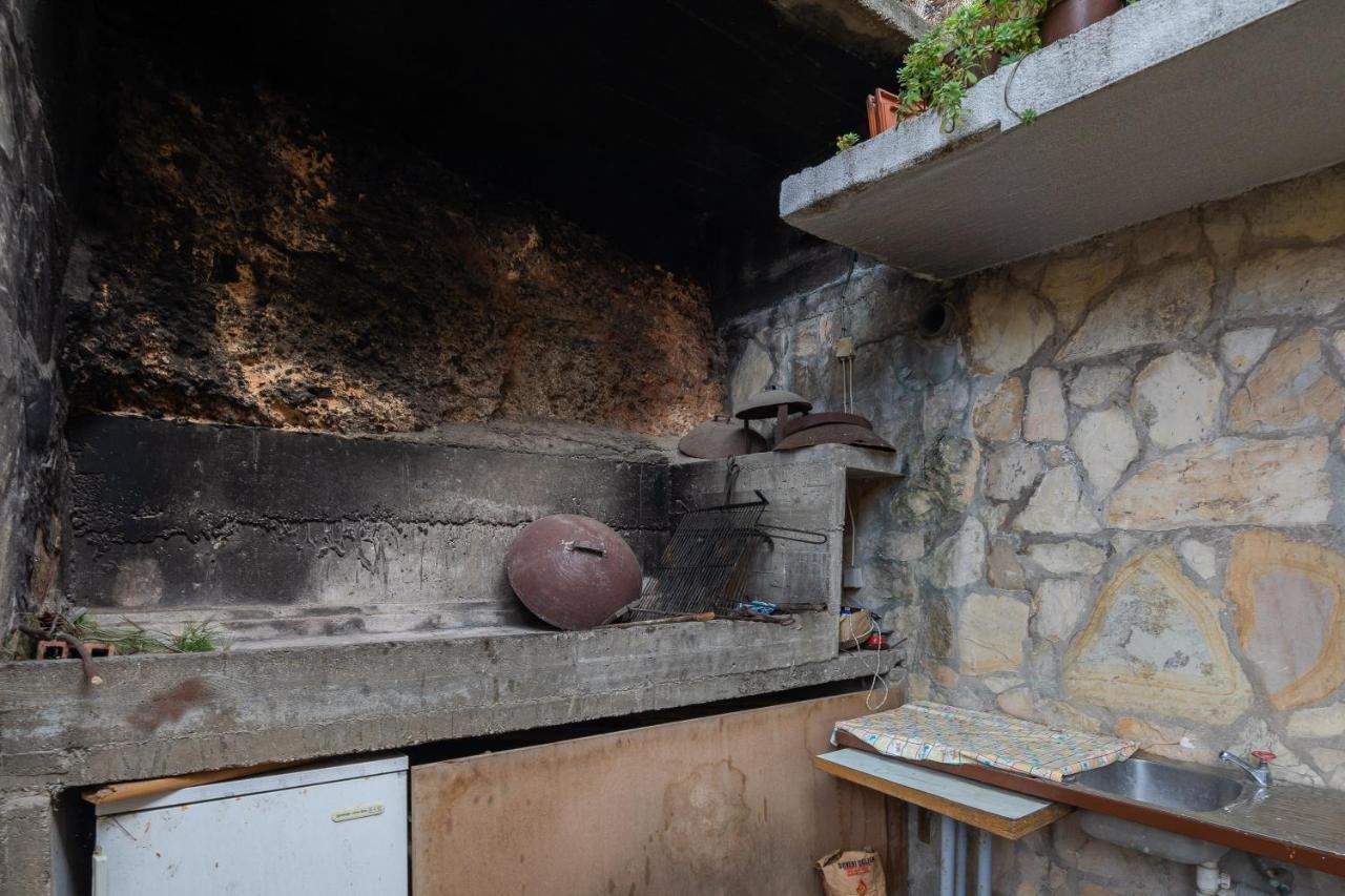 Adriatic Beach Suites Omis Exterior photo